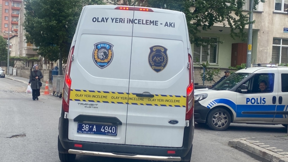 Babası tarafından bıçakla yaralanan kız hayatını kaybetti